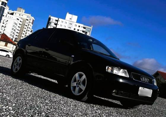 AUDI A3 1.8 20V 150CV TURBO GASOLINA 4P AUTOMÁTICO AUDI A3 1.8 20V 150CV TURBO GASOLINA 4P AUTOMÁTICO